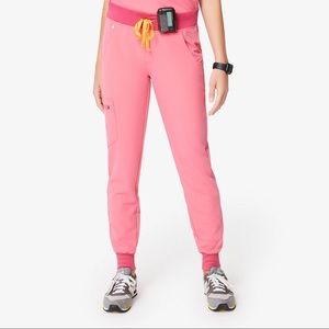 FIGS WOMEN’S NEON PINK ZAMORA JOGGERS SIZE SMALL